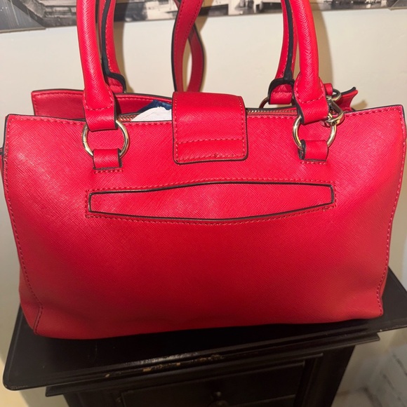 Guess purse - Picture 4 of 9